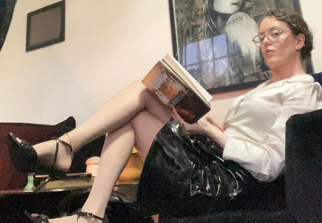 Private Readings are Open đ Private Readings are Open đ